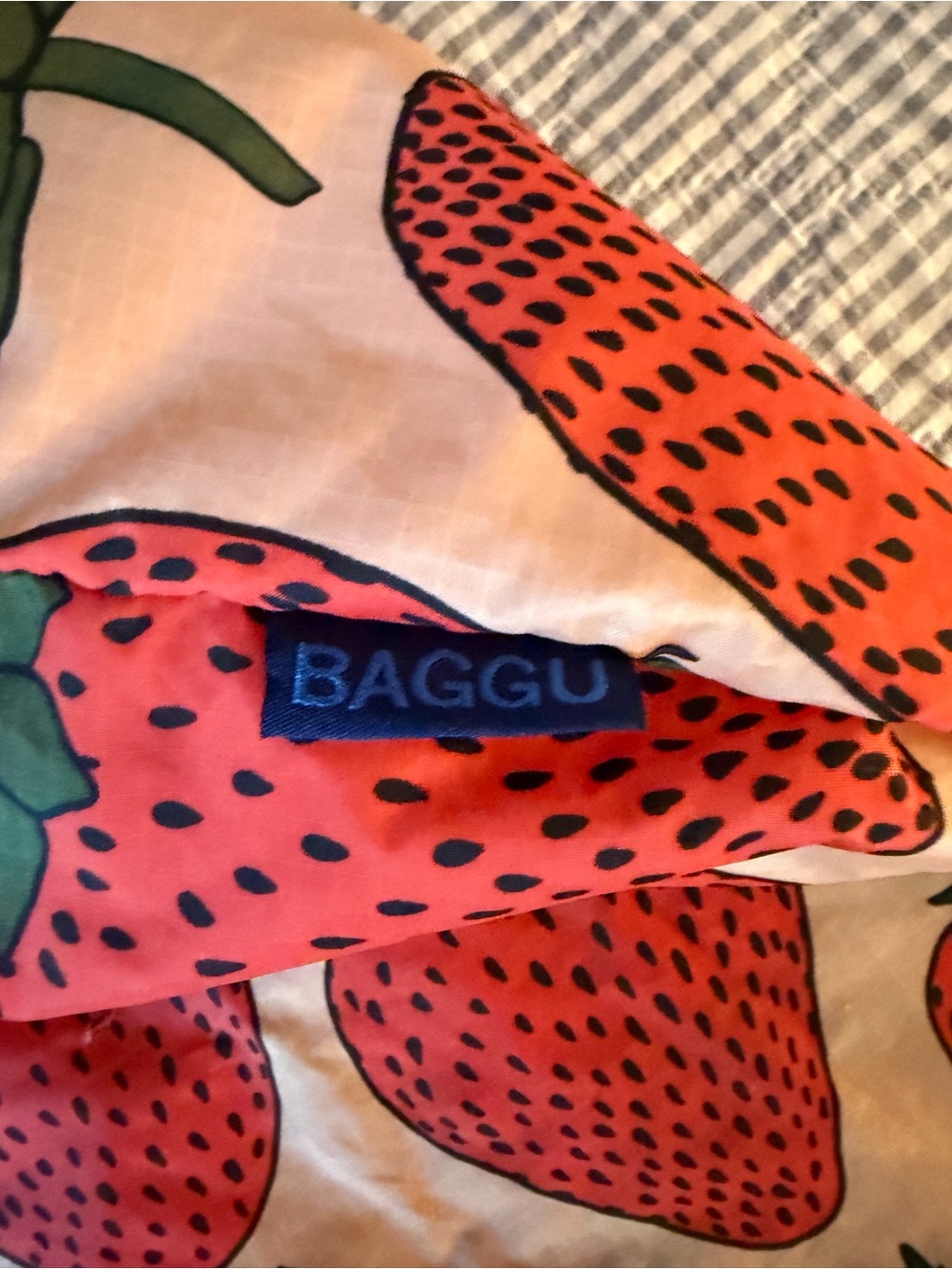 Baggu- Strawberry Print Women's Tote Bag - Red/Pink - Picture 6 of 10